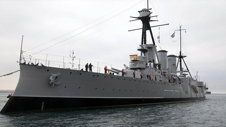 Θεσσαλονίκη: Η ροή του κόσμου ίσως και να κρατήσει ανοιχτό το θωρηκτό  “Αβέρωφ” έως το απόγευμα