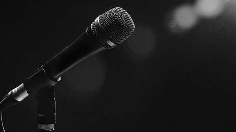 Χώρισε γνωστός Έλληνας τραγουδιστής από την ηθοποιό σύντροφό του!