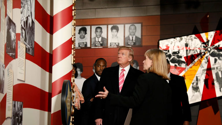 Τραμπ: Ο Μάρτιν Λούθερ Κινγκ είναι ένας άνδρας τον οποίο θαυμάζω όλη τη ζωή μου