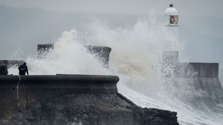 Πορτογαλία: Κύμα κακοκαιρίας προκάλεσε τροχαίο στο οποίο έχασε τη ζωή της μια γυναίκα