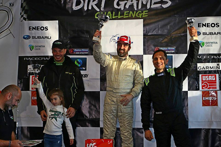 Διπλό βάθρο για τον Γιάννη Χεκιμιάν (αριστερά ο Γιώργος Ζυμαρίδης που κατέκτησε τον τίτλο και δεξιά ο Κώστας Χριστόπουλος).