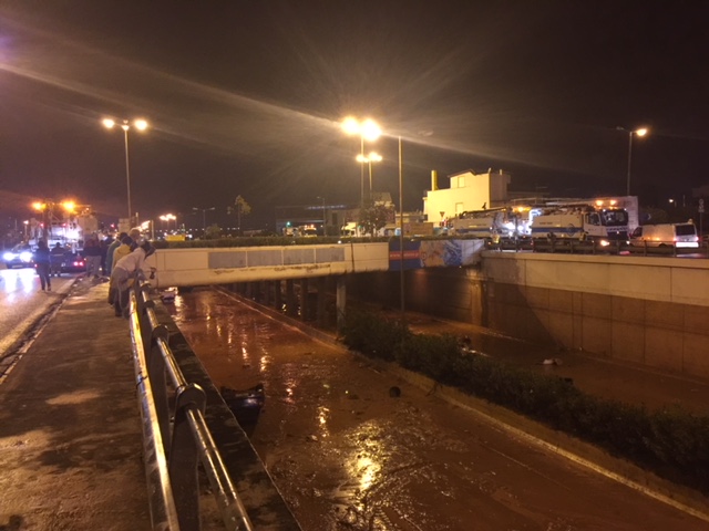 Απαιτήθηκε η διάνοιξη ρεμάτων και η μετατόπιση των αγωγών, προκειμένου να αποκατασταθεί η ομαλή υδροδότηση της πόλης