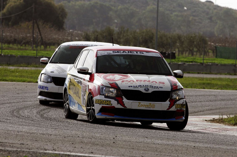 Η Skoda Fabia που συμμετείχε φέτο ο Μίλτος Κύρκος είχε την υποστήριξη του zougla.gr