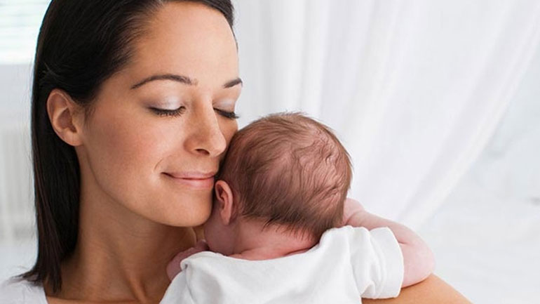 Λάθη που κάνουν όλες οι μαμάδες με το πρώτο τους παιδί
