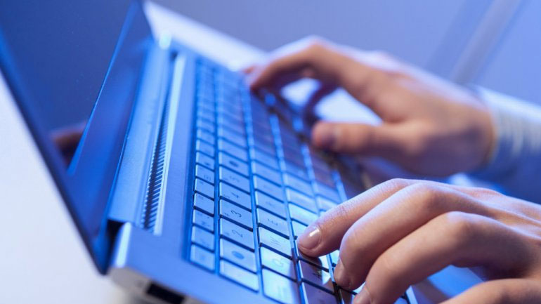 Unicef: Οι νέοι δεν προστατεύονται επαρκώς από τους κινδύνους του διαδικτύου