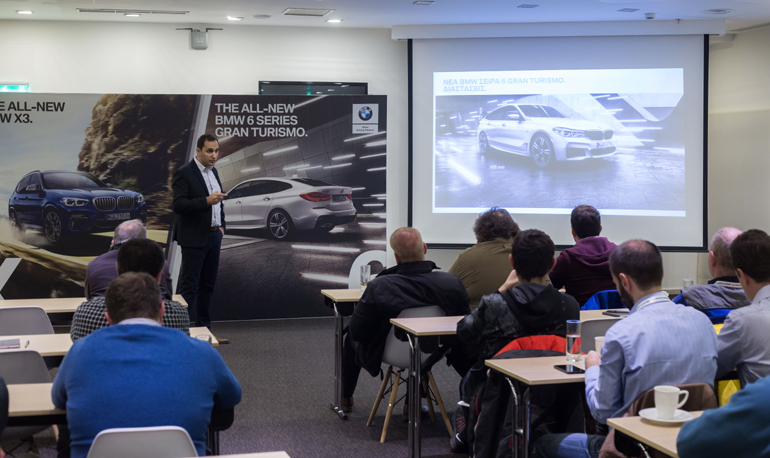 Ο product manager Νίκος Καψής αναλύει τα νέα μοντέλα στους δημοσιογράφους