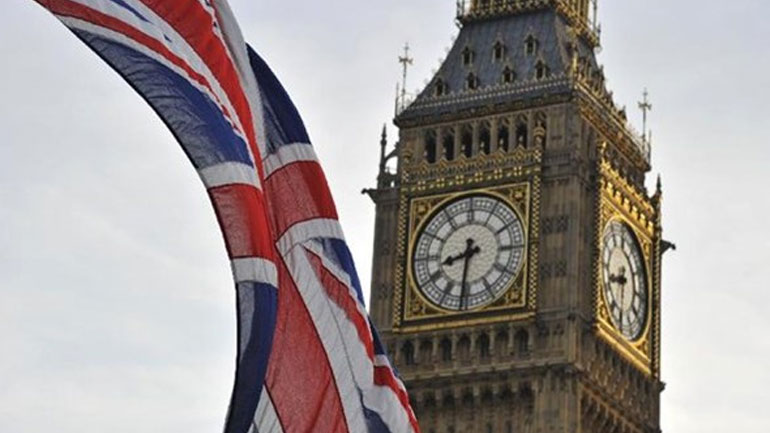 Η βρετανική κυβέρνηση εντείνει τη μάχη απέναντι στο ξέπλυμα χρήματος