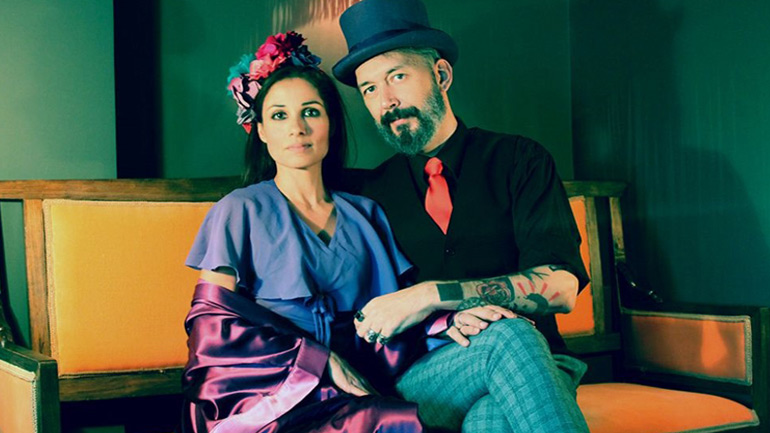 Αιματοβαμμένοι έρωτες από τα αστυνομικά δελτία σε μια θεατρική παράσταση Αιματοβαμμένοι έρωτες από τα αστυνομικά δελτία σε μια θεατρική παράσταση