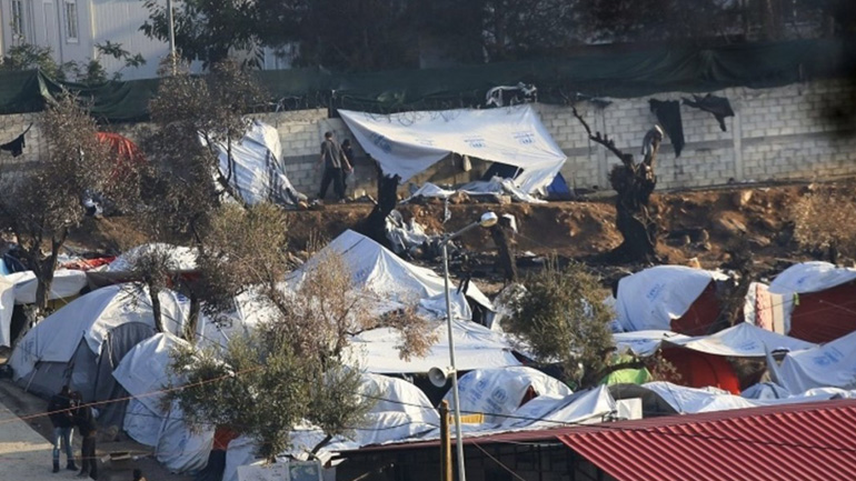 Μυτιλήνη-Μόρια: Ολοκληρώθηκε η εκφόρτωση 50 οικίσκων που προορίζονται για στέγαση προσφύγων και μεταναστών