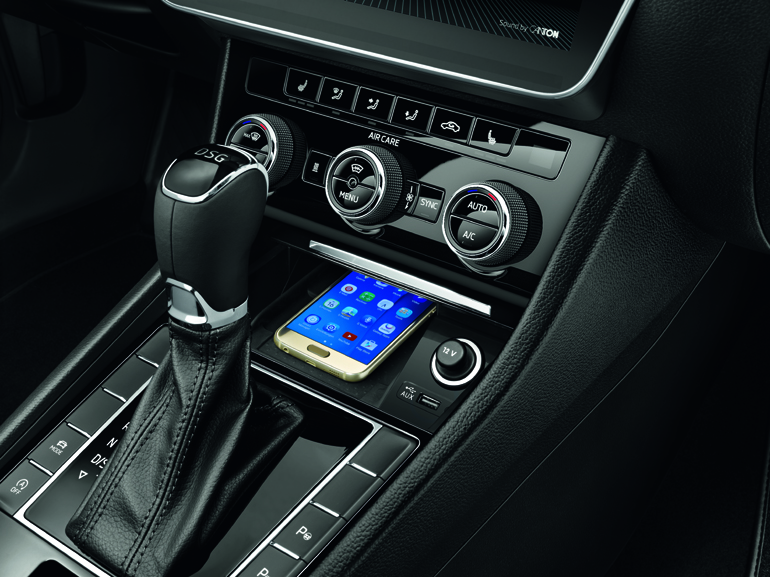 Το κινητό τηλέφωνο φορτίζει πολύ εύκολα και ασύρματα