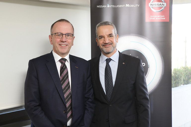 Ο Πρόεδρος της Nissan Ευρώπης Paul Willcox (αριστερά) μαζί με τον Αντιπρόεδρο και Διευθύνων Σύμβουλο της ελληνικής αντιπροσωπείας Τάκη Θεοχαράκη