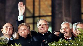 «Ο Χέλμουτ Κολ πέτυχε την ένωση της Γερμανίας χωρίς να καταβάλει το τίμημα που προέβλεπε η ρύθμιση του ζητήματος των επανορθώσεων»