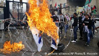 Από διαδήλωση κατά της αμερικανικής απόφασης στον Λίβανο