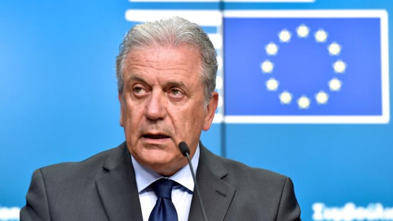 Politico: Μεταξύ των προσωπικοτήτων που ξεχώρισαν ο Δ. Αβραμόπουλος