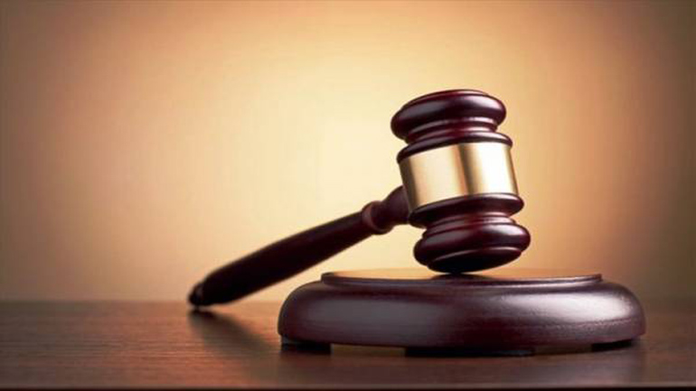 Καταδίκη για πρώην προϊσταμένη του ΙΚΑ που κολλούσε ένσημα στα παιδιά της