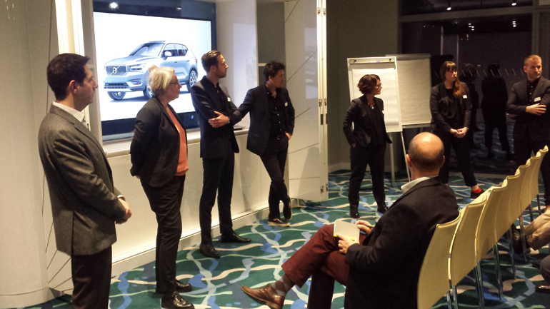 Ο Αλέξανδρος Κωστήρογλου της Volvo Car Hellas και τα στελέχη της σουηδικής φίρμας αναλύουν κάθε χαρακτηριστικό του νέου μοντέλου