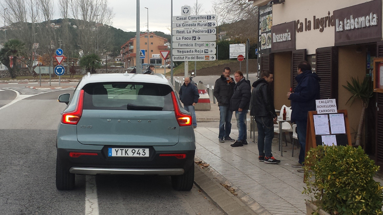 Όπου και αν σταματούσαμε όλα τα βλέμματα στρέφονταν πάνω του 