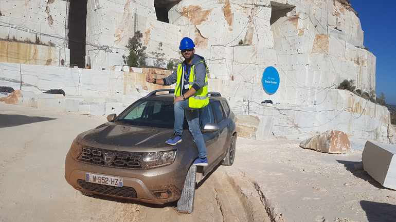 Στο λατομείο μαρμάρων Διονύσου με το μάχιμο Dacia Duster