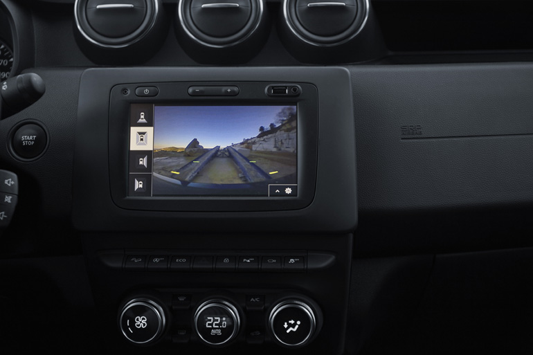 Το Duster εφοδιάζεται με τέσσερις κάμερες που βοηθούν σημαντικά όσους κινούνται εκτός δρόμου