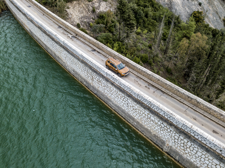 To Duster περνά το φράγμα του Μαραθώνα