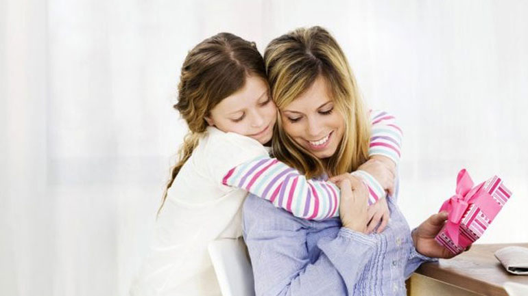 Πόσο μπορεί να επηρεάσει μια αγκαλιά τα παιδιά μας