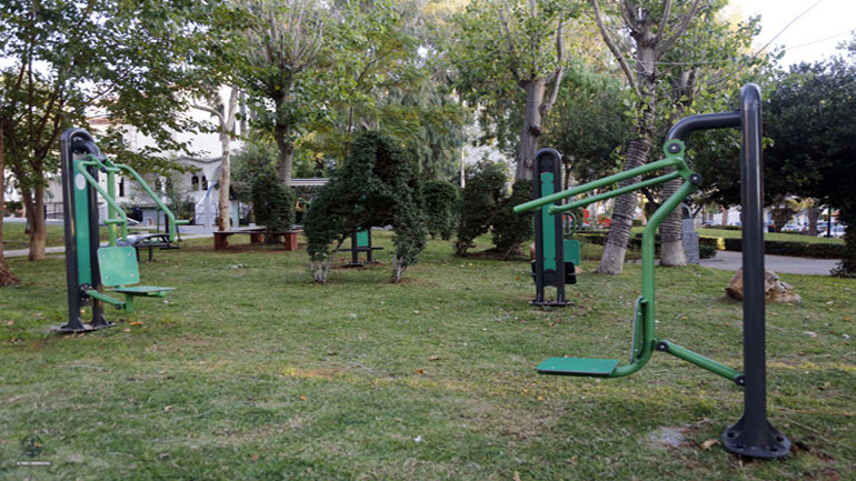 Υπαίθρια γυμναστήρια στη Γλυφάδα