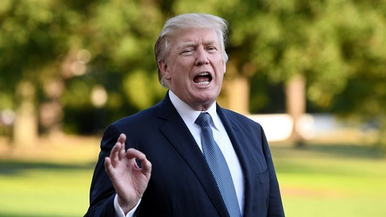 Τραμπ: «Παρατυπίες» στην εισαγγελική έρευνα για την Ρωσία