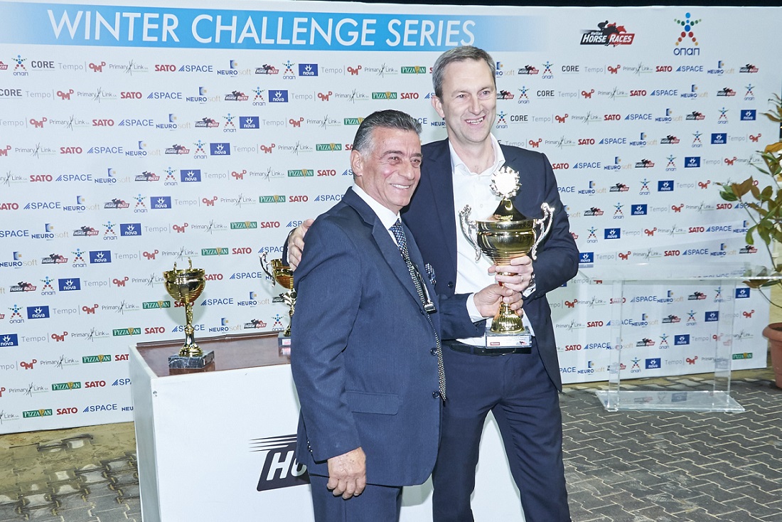  Βαγγέλης Κεράτσας προπονητής και Ντάμιαν Κόουπ Διευθύνων Σύμβουλος ΟΠΑΠ και Πρόεδρος Ιπποδρομίες ΑΕ