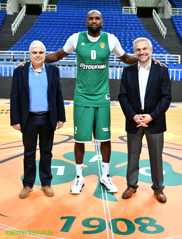 Στη φωτογραφία από δεξιά: Γιάννης Σώκιαλης (Yamaha), Κρις Σίνγκλετον και Μάνος Παπαδόπουλος (ΚΑΕ Παναθηναϊκός) 