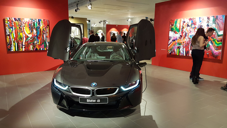 Έργα τέχνης σε ρόδες και σε τοίχους...