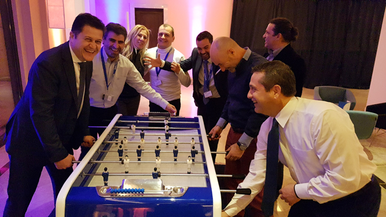 Στην παρουσίαση του Dacia Duster είχαμε και... πρωτάθλημα στο ποδοσφαιράκι!