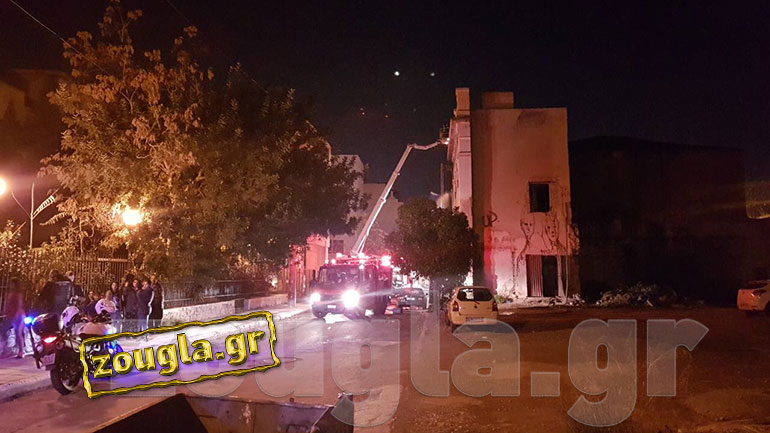 Άνδρες της ΔΙΑΣ έσωσαν οικογένεια αστέγων από φλεγόμενο κτήριο