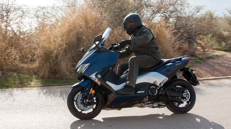 Yamaha TMax 530 DX: Oδηγούμε τη ναυαρχίδα
