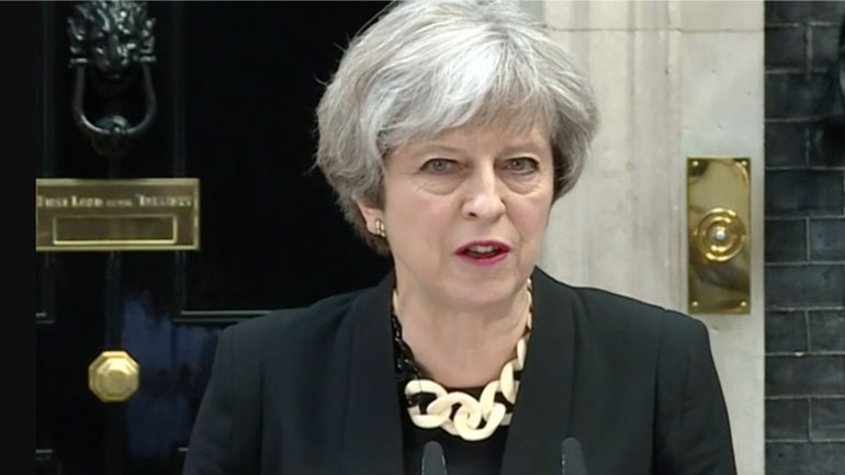 Βρετανία: Η πρωθυπουργός Μέι ζήτησε από τον Τραμπ νέες προτάσεις για την ειρήνη στη Μέση Ανατολή