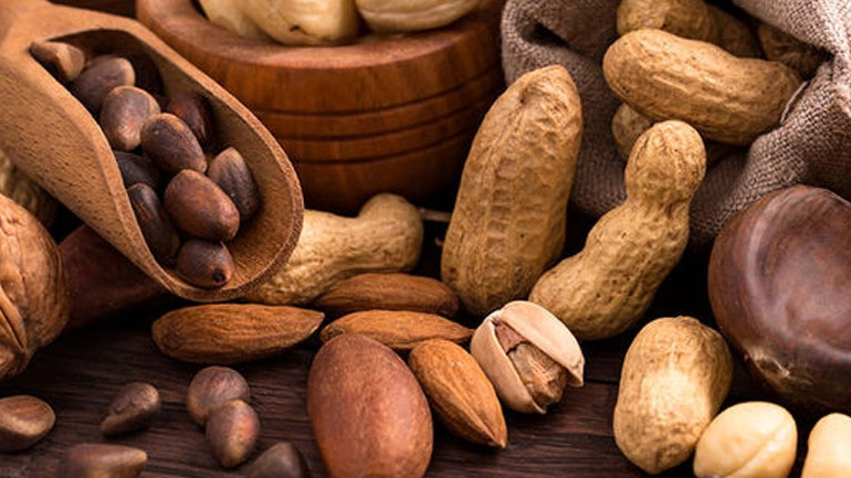 «Ασπίδα» για την υγεία μία χούφτα ξηροί καρποί την ημέρα