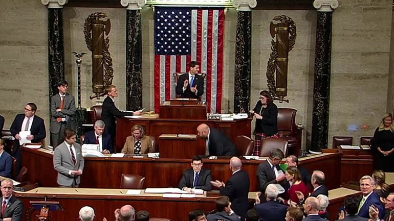 ΗΠΑ: Διαδικαστικό πρόβλημα για την οριστική έγκριση του νομοσχεδίου για τη μεταρρύθμιση του φορολογικού κώδικα