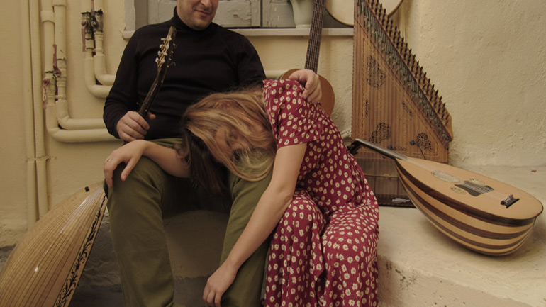 «Τετάρτη πρωί», ένα θεατρικό δρώμενο με μουσική για τη Σμύρνη στο θέατρο Φούρνος