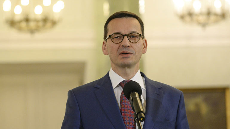 Reuters: Έτοιμος να συνομιλήσει με την Κομισιόν ο πρωθυπουργός της Πολωνίας