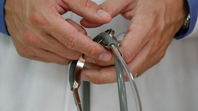 ΕΛΣΤΑΤ: Κατά 3,6% αυξήθηκε ο αριθμός των ιατρών το 2016