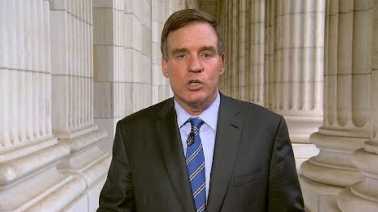 Γερουσιαστής Γουόρνερ: Aν ο Τραμπ καθαιρέσει τον ειδικό εισαγγελέα Μάλερ θα προκαλέσει «συνταγματική κρίση»