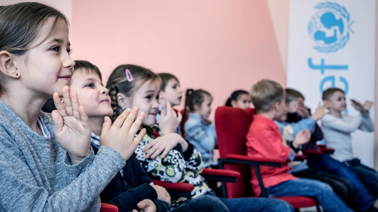 ΟΗΕ: 220.000 παιδιά απειλούνται από τις νάρκες στην ανατολική Ουκρανία