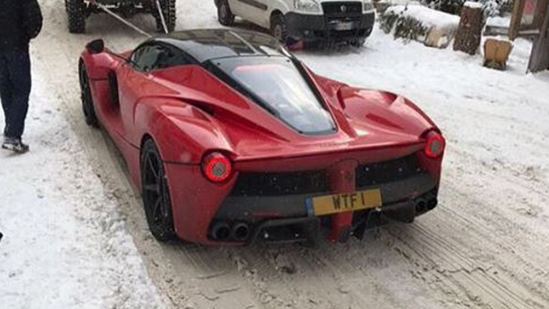 Που πας με τη LaFerrari στα χιόνια;