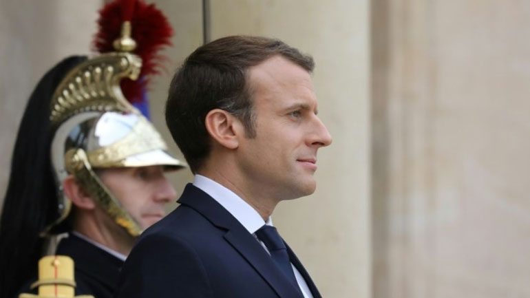 Deutsche Welle: Τι επιδιώκει ο σαραντάρης Μακρόν;