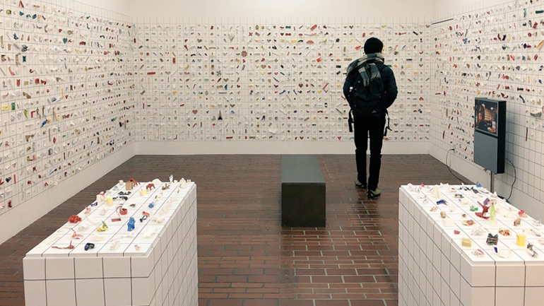 Γλυπτά…από χάρτινες θήκες τσόπστικ