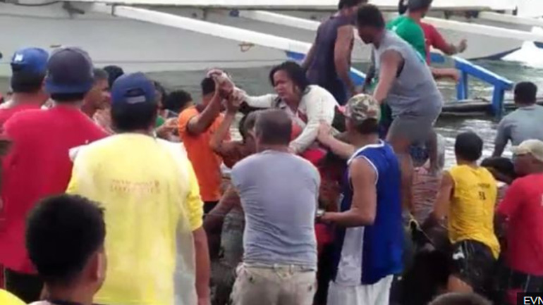 Φιλιππίνες: Τέσσερις νεκροί και δεκάδες αγνοούμενοι μετά την ανατροπή φέρι με 251 επιβαίνοντες