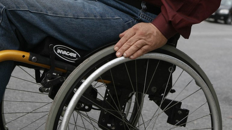 Ενίσχυση της Εταιρείας Προστασίας Σπαστικών/Πόρτα Ανοιχτή με 8 αναπηρικά αμαξίδια