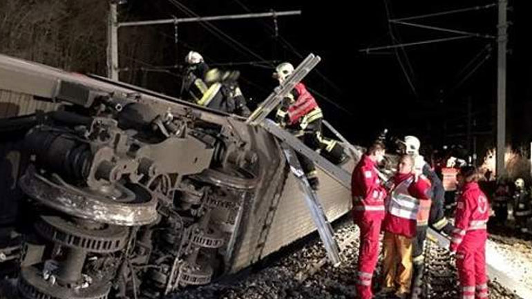 Σύγκρουση τρένων κοντά στη Βιέννη – Οκτώ τραυματίες