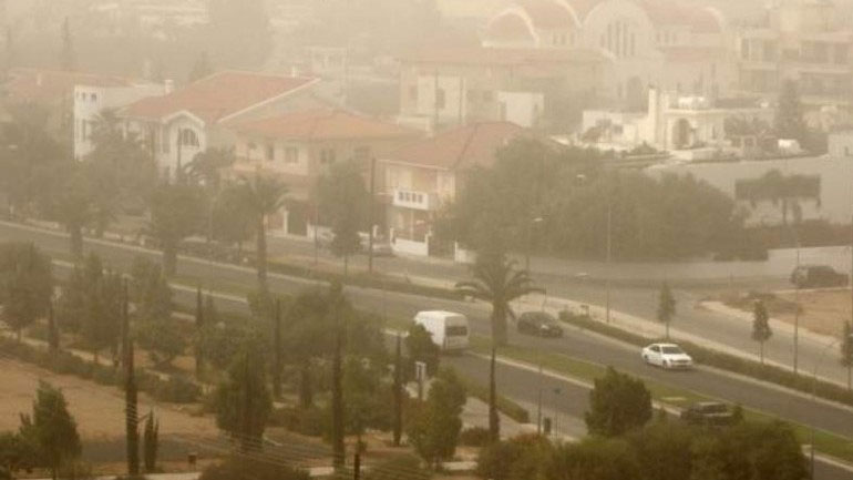 «Κόκκινος» συναγερμός στην Κύπρο λόγω των υψηλών επιπέδων σκόνης στην ατμόσφαιρα