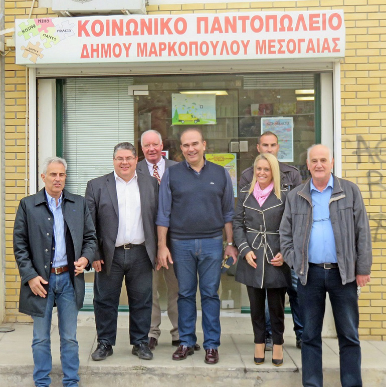 Μιχάλης Αθανασιάδης, Αντιδήμαρχος Μαρκόπουλου, Κώστας Αλεξόπουλος,Chief Operating Officer Ιπποδρομίες ΑΕ, Fin Powrie, Director of Racing Ιπποδρομίες ΑΕ, Σωτήρης Μεθενίτης, Δήμαρχος Μαρκόπουλου, Ματίνα Σγαρδέλη, Public Relations & Venue Development Ιπποδρομίες ΑΕ, Νικόλαος Κάνιος, Landscaping Supervisor Ιπποδρομίες ΑΕ, Γιώργος Αγγελόπουλος, Διευθυντής Τεχνικών Υπηρεσιών Ιπποδρομίες ΑΕ.