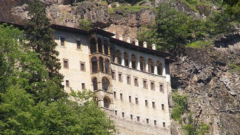 Σπουδαία ανακάλυψη στην Παναγία Σουμελά: Βρήκαν νέο παρεκκλήσι